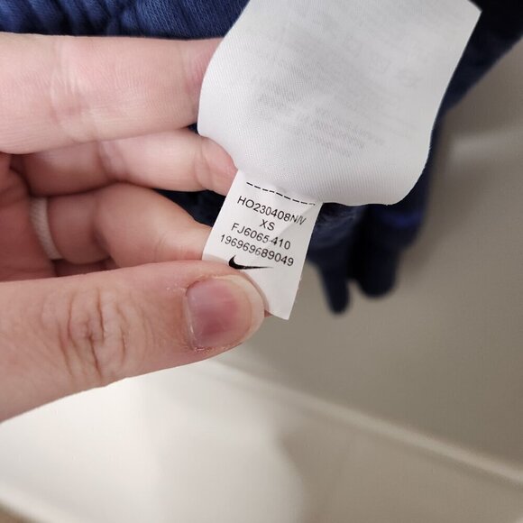 NIKE Lion Strive for Greatness Hoodie Sweatshirt - Picture 5 of 6